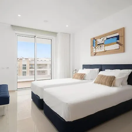 Marina View Modern Apartment